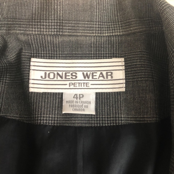 Jones Wear suit - Picture 6 of 6